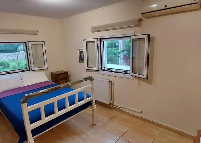 The Seasons Of Nickolas Apartman Ajía Effimía